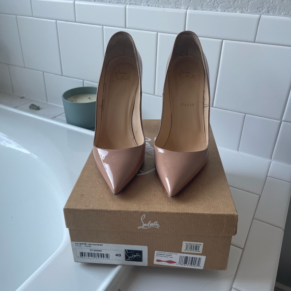Christian Louboutin So Kate Heels